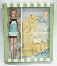 收藏型芭比 / 名模系列 Francie Kitty Corner silkstone barbie