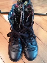 Dr Martens Stratford floral leather boots
