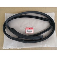 HONDA JAZZ GK / GK5 T5A 2015-2019 BODY SIDE RUBBER SEAL RIGHT (DRIVER SIDE) 72325-T5A-003
