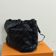 新款三宅一生 ISSEY MIYAKE BAO BAO 霧面黑 側邊加厚款托特包