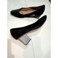 4 Cm High Heels (Thick Type) odette e odile (Second Hand) Cutting Head Size 24 Cm. Velvet Leather (C