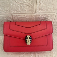 Bvlgari粉色蛇頭包