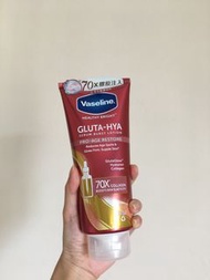 Vaseline Gluta hya pro age restore lotion Vaseline凡士林水光膠原精華凝乳 330毫升