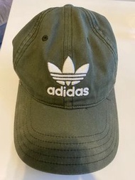 正品Adidas軍綠色老帽