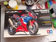 Tamiya Honda CBR1000RR-R FIREBLADE SP 模型