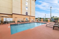 奧蘭多機場康福特套房飯店 (Comfort Suites Orlando Airport)