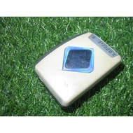 Walkman Aiwa HS-RM186 cassette radio player 2