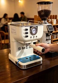 💰$888@限時特價🔥意大利🇮🇹Smeg 意式半自動咖啡機