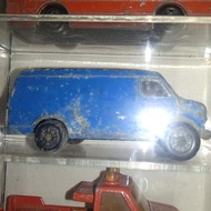 Corgi 1/64- 2 units: US Van, Willis Jeep