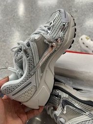 Nike Vomero 5