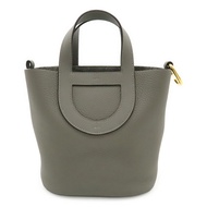 HERMES In the Loop 18 Taurillon Clemence 皮革手提包，Grimayer，灰色，U 印