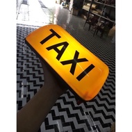 Yellow taxi crest - with light - 35cm magnetic base. Easy to disassemble when not in use