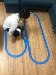 Tàu Takara Tomy ALFA-X 6 toa chạy bằng pin nóc mở ra được