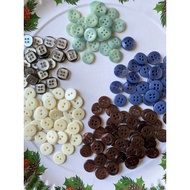 Shirt buttons size 11mm, 11.5mm 2 holes, 4 holes, many colors. Set of 20 buttons.