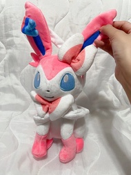 ‼️平台回覆有上限，睇最後一張圖落單‼️絕版現貨🌱 寵物小精靈仙子伊貝公仔 仙子伊布公仔 33 cm 🌱加錢轉 仙子伊布畢業公仔 仙子伊貝畢業公仔