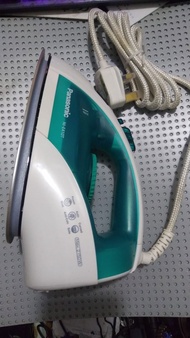 Panasonic 樂聲NI-E410T 鈦塗層底板蒸氣熨斗