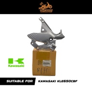 KAWASAKI KLE650CBF 0401 FRONT FOOTREST STAY BRACKET R/H SILVER (100% ORIGINAL) 35063-0710-458