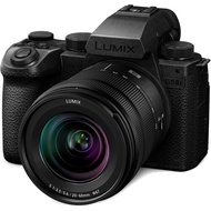 Panasonic Lumix S5 IIX Mirrorless Camera with Kit Lumix S 20-60mm f/3.5-5.6