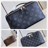 Louis Vuitton, LV M11508/M11750 TOILETRY BAG 盥洗袋手拿包