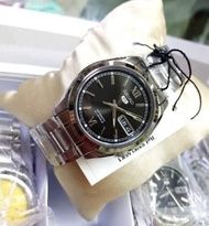 SEIKO 5 Automatic รุ่น SNKL55K1 นาฬิกาข้อมือผู้ชาย สายแสตนเลส หน้าปัดสีดำ - มั่นใจ สินค้าของแท้ 100% ประกันศูนย์ไซโก้ไทย 1 ปีเต็ม