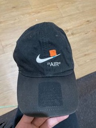 Nike 翻玩off white 老帽 作者 the shit