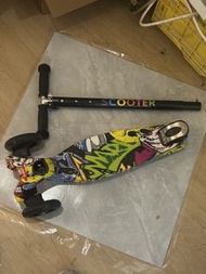 三輪滑板車