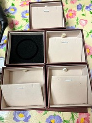 周生生 手鍊 頸鍊 耳環 盒  jewelry box css