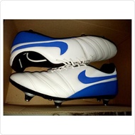 Sepatu Bola Nike Bahan Kulit Asli
