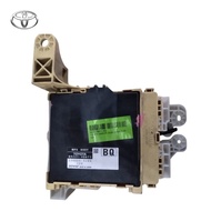 89221-48671 (BQ) TOYOTA HARREIR ZSU60 INNER FUSE BOX (USED ORIGINAL)