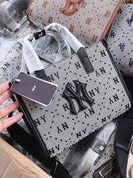 กระเป๋าสะพายผู้หญิง สะพายข้าง สะพายไหล่ ถือหิ้ว เอ็มแอลบี/MLB ขนาด 10นิ้ว
