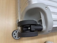 Rimowa 銀色行李箱