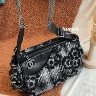 Chanel • 山茶花黑白毛呢拼皮多鏈條圓筒包 全網唯一