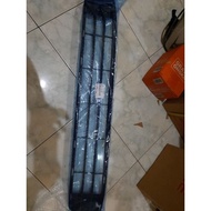 Grill grille bumper depan bawah innova 2011 2012 2013 2014 2015 ori