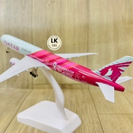 Qatar Airways Boeing B777 Model Airplane "FWC 2022 Livery" Scale 1:400 20cm With Wheels + Display St
