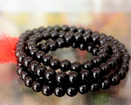 Dây chuỗi đá mã não đen 108 lần hạt niệm Phật