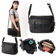Agnes*b 簡約尼龍斜背包