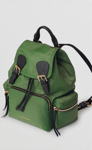 -  BURBERRY Nylon Medium Rucksack Backpack Green burberry背包背囊  Burberry England Made In Italy
