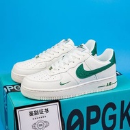 【正品特賣】Nike Air Force 1 AF1 AJ Size：36 - 47 空軍一號AF1男女同款低幫板鞋aj男鞋奶咖全白變色龍休閒女鞋