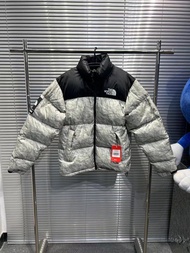 Supreme tnf羽絨外套