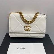 【92%新 ✨ 全網最抵！】Chanel 19bag WOC 白色 牛皮 芯片款