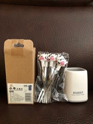 可愛小牛造型不鏽鋼水果叉 6入組 （含底座 ）甜點叉子 不鏽鋼水果叉 抗高溫 抗氧化 卡通小牛 餐具