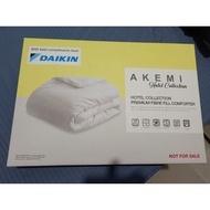 Akemi Hotel Collection Premium Fibre Fill Comforter, new itèm