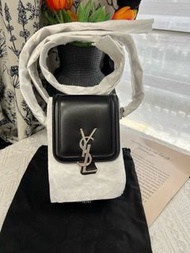 YSL Solferino Mini 黑色銀扣豎款手機包