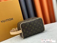 免運 貨到付款 Lv Locker Dopp Kit 女生 牛皮包 手提包 單肩包 斜挎包 挎包 肩帶包