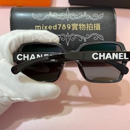 Chanel 經典款 白字母邊框墨鏡🕶️ 母親節禮物首選