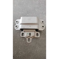 VW GOLF MK6 GTI CC SCIROCCO 2.0 DQ250 gear box mounting
