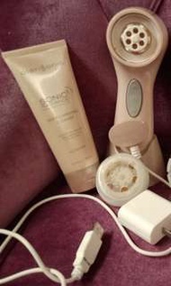 科萊麗 高科技粉色洗臉機 充電器