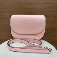 LV路易威登｜水波紋馬鞍包 皮粉色