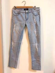 I love 97Jeans淺藍色微破損感低腰牛仔褲