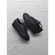 Reebok classic black